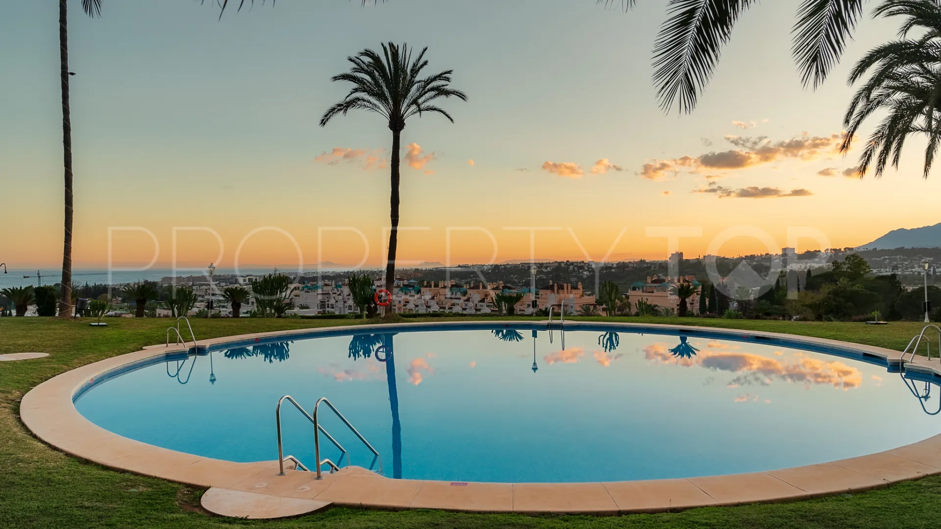 3 bedrooms Marbella Golden Mile apartment for sale