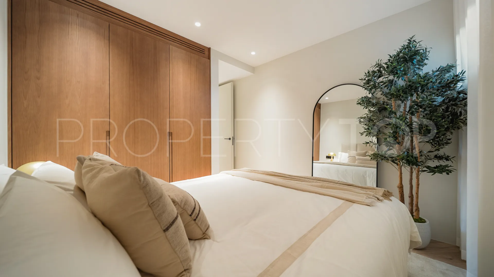 3 bedrooms Marbella Golden Mile apartment for sale