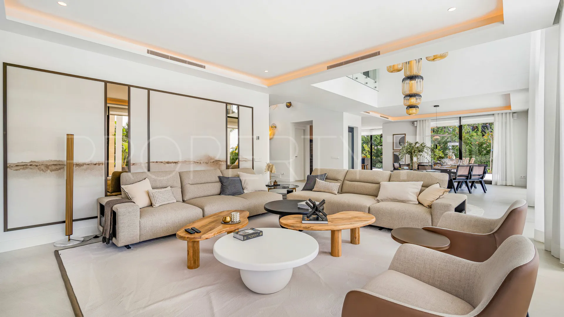 6 bedrooms chalet in Marbella Golden Mile for sale