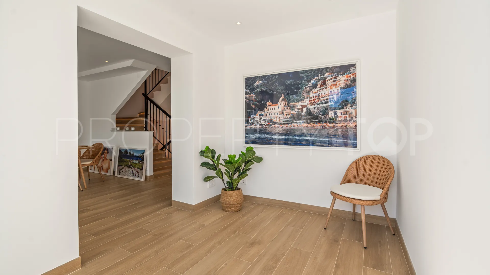 For sale town house in San Pedro Playa with 4 bedrooms