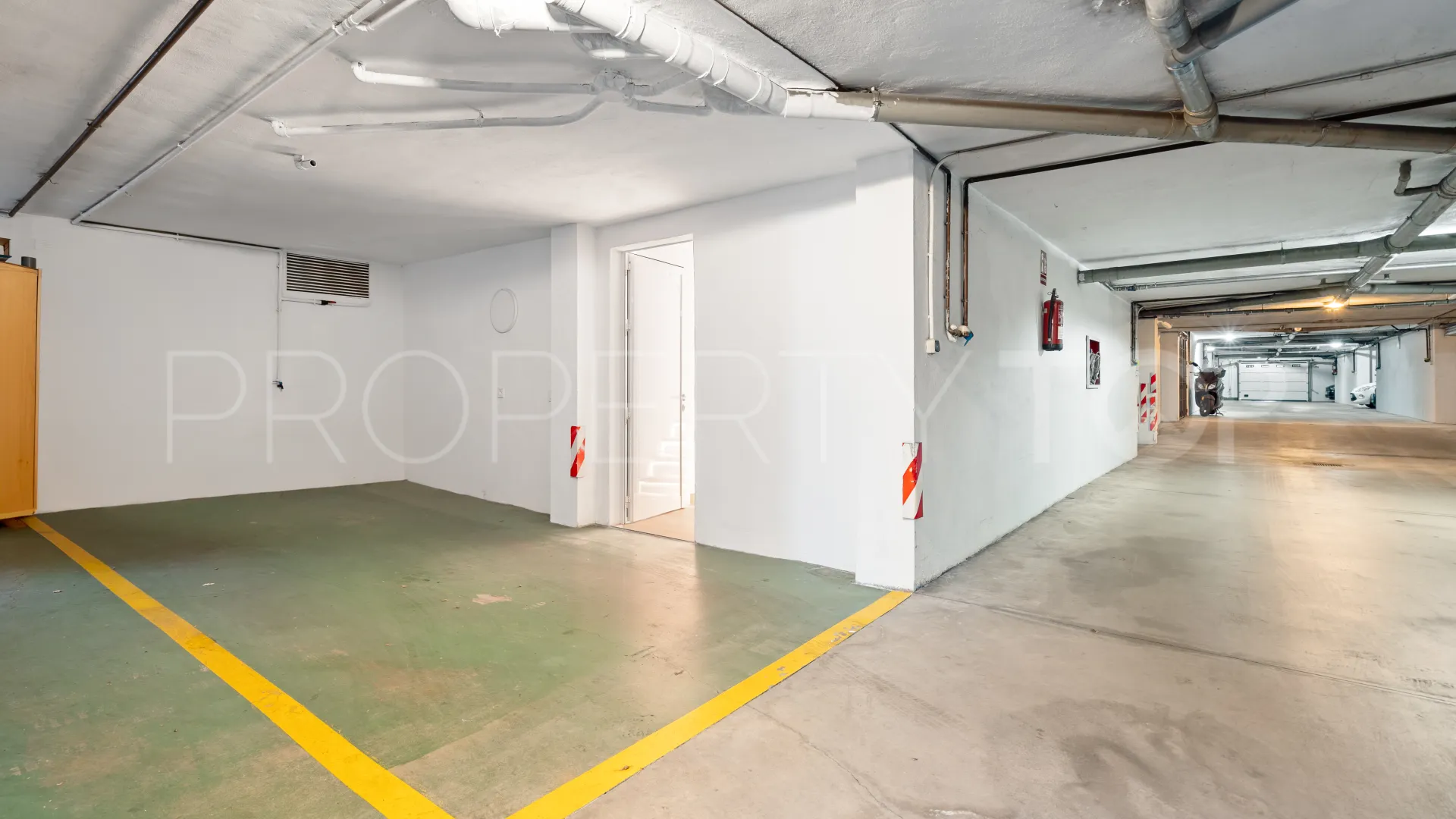 For sale town house in San Pedro Playa with 4 bedrooms