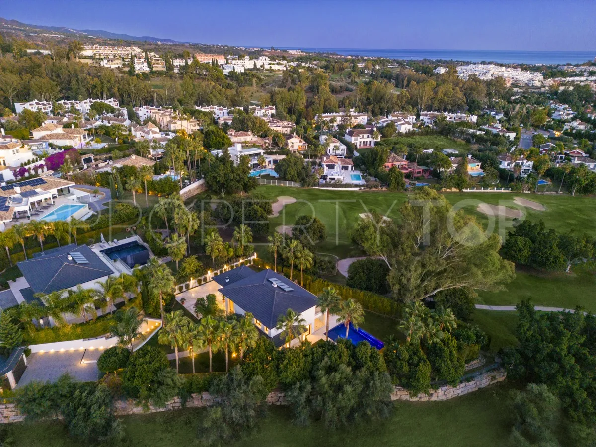 Villa de 5 dormitorios en venta en Los Naranjos