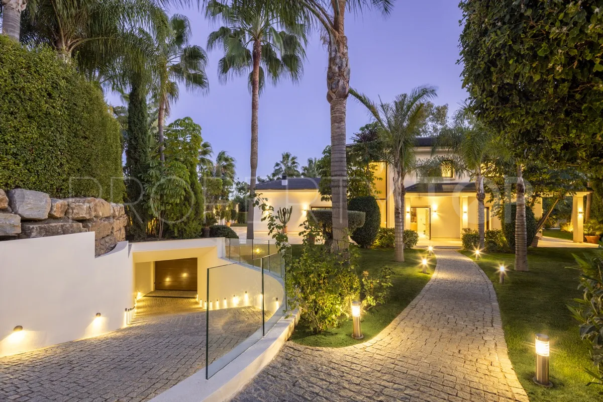 Villa de 5 dormitorios en venta en Los Naranjos