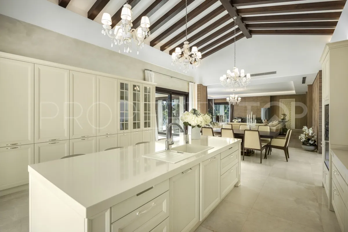 Villa de 5 dormitorios en venta en Los Naranjos