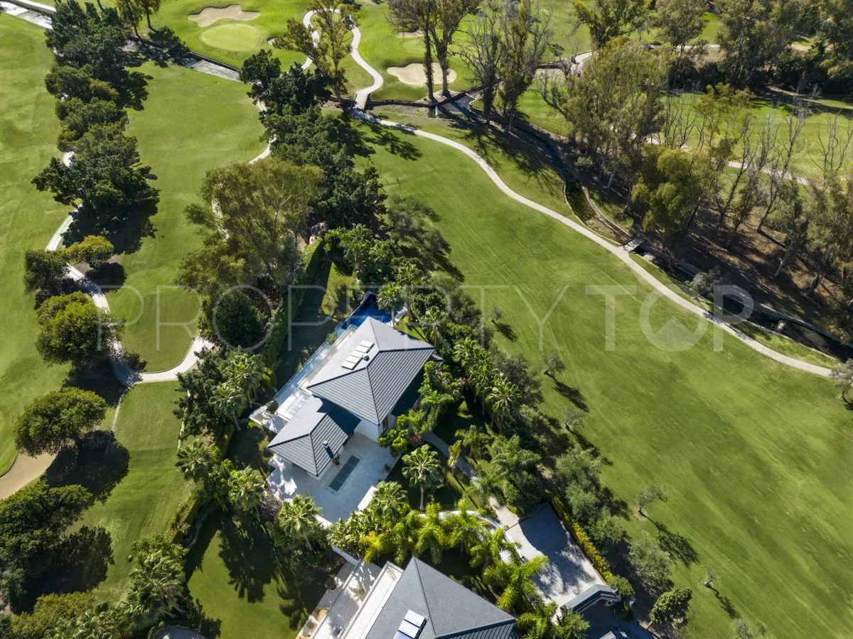 Villa de 5 dormitorios en venta en Los Naranjos