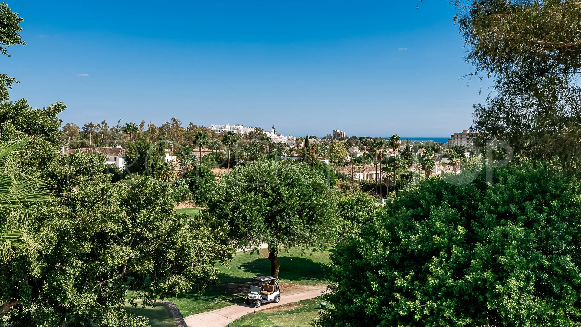 Villa de 5 dormitorios en venta en Los Naranjos
