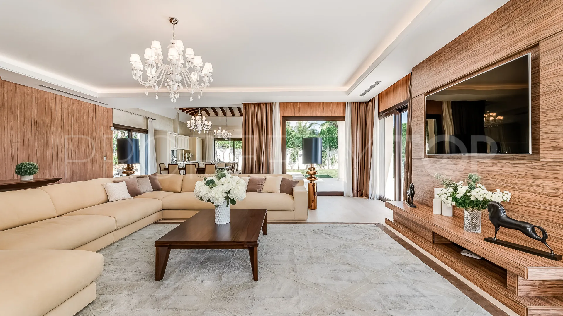 Villa de 5 dormitorios en venta en Los Naranjos