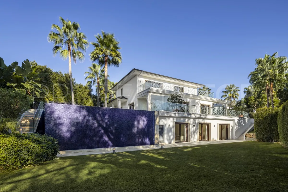 Villa de 5 dormitorios en venta en Los Naranjos