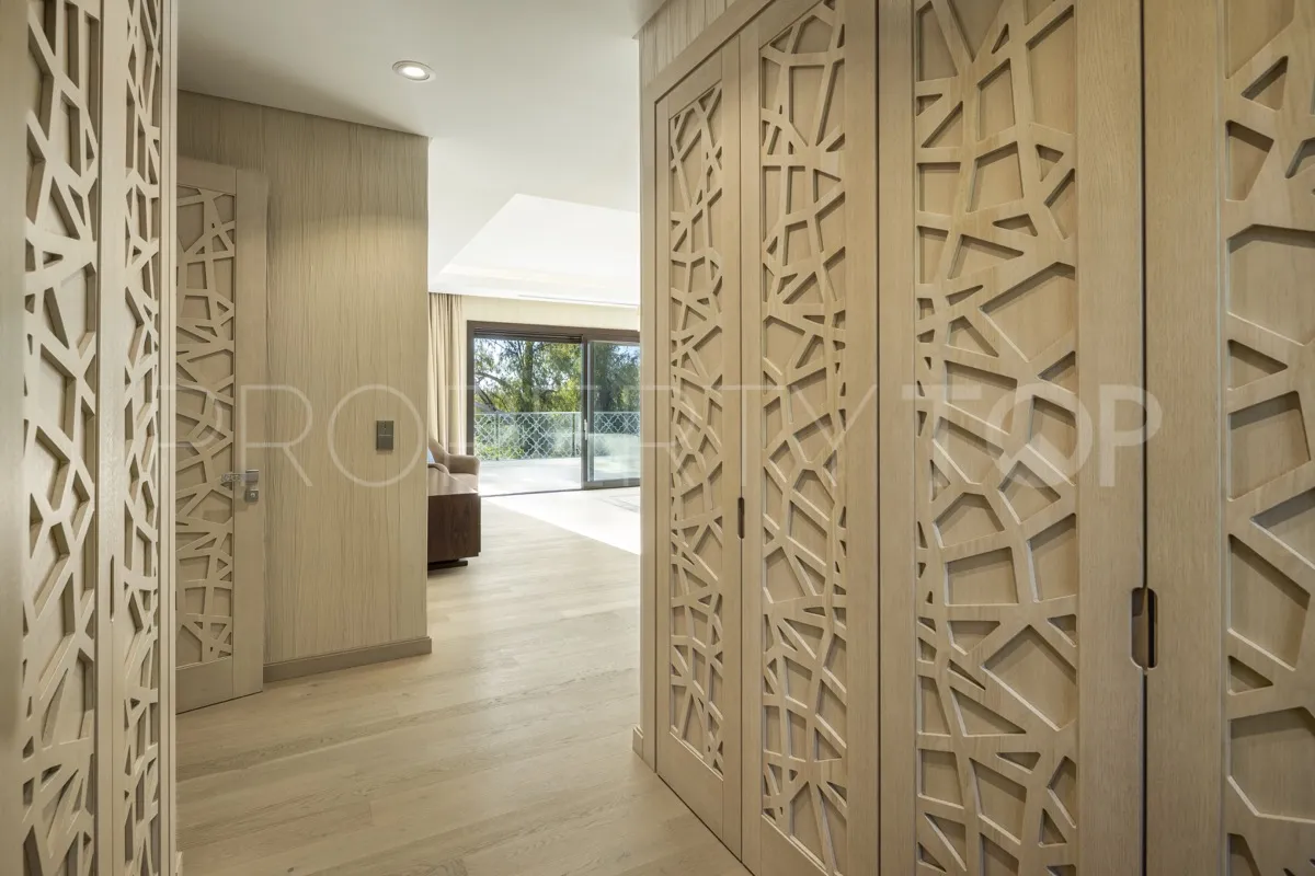 Villa de 5 dormitorios en venta en Los Naranjos