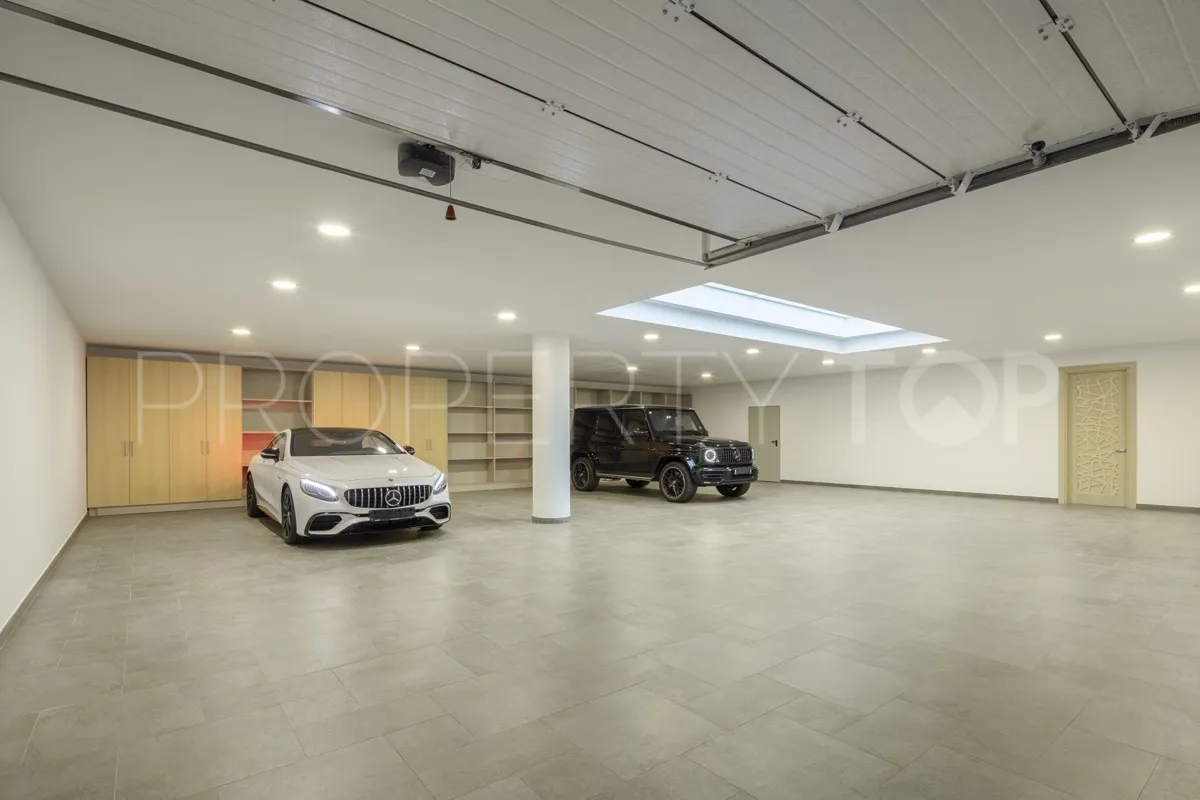 Villa de 5 dormitorios en venta en Los Naranjos
