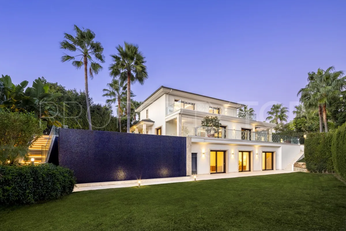Villa de 5 dormitorios en venta en Los Naranjos