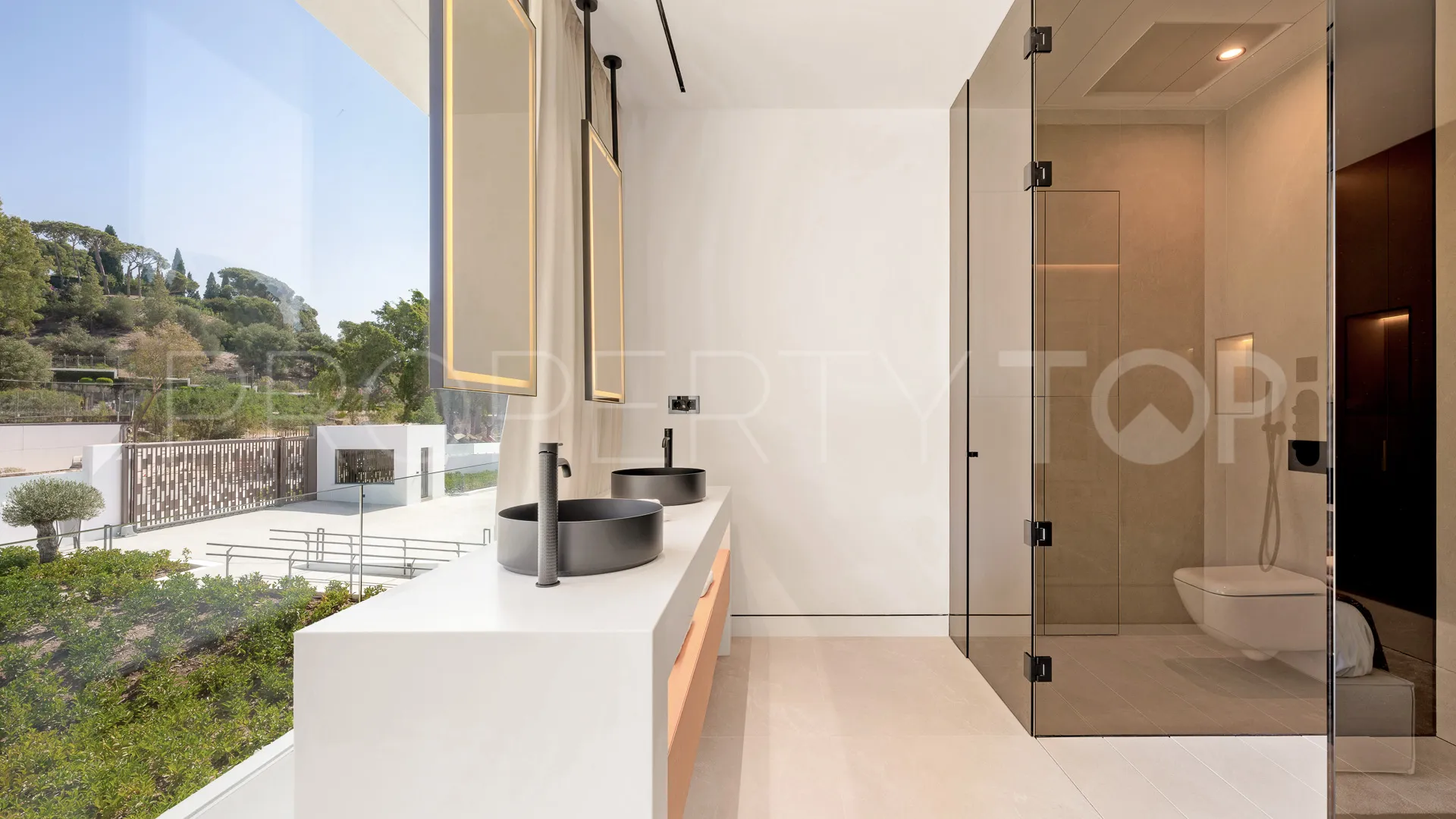 Adosado con 4 dormitorios en venta en Marbella Golden Mile