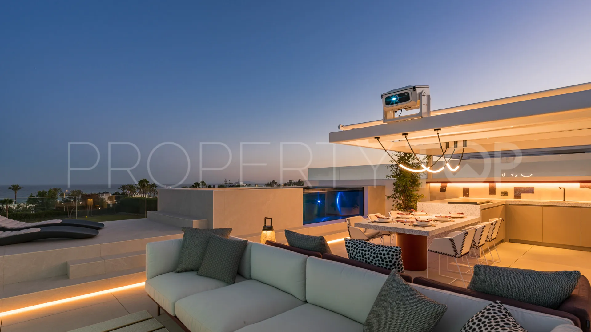 Adosado con 4 dormitorios en venta en Marbella Golden Mile