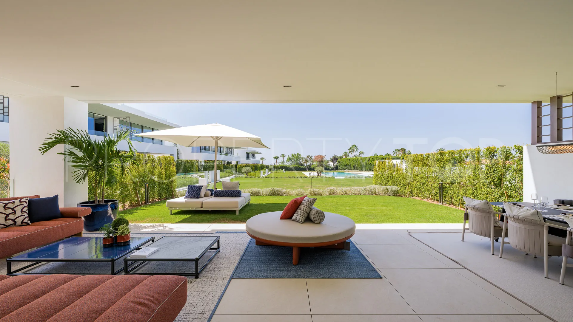Adosado con 4 dormitorios en venta en Marbella Golden Mile