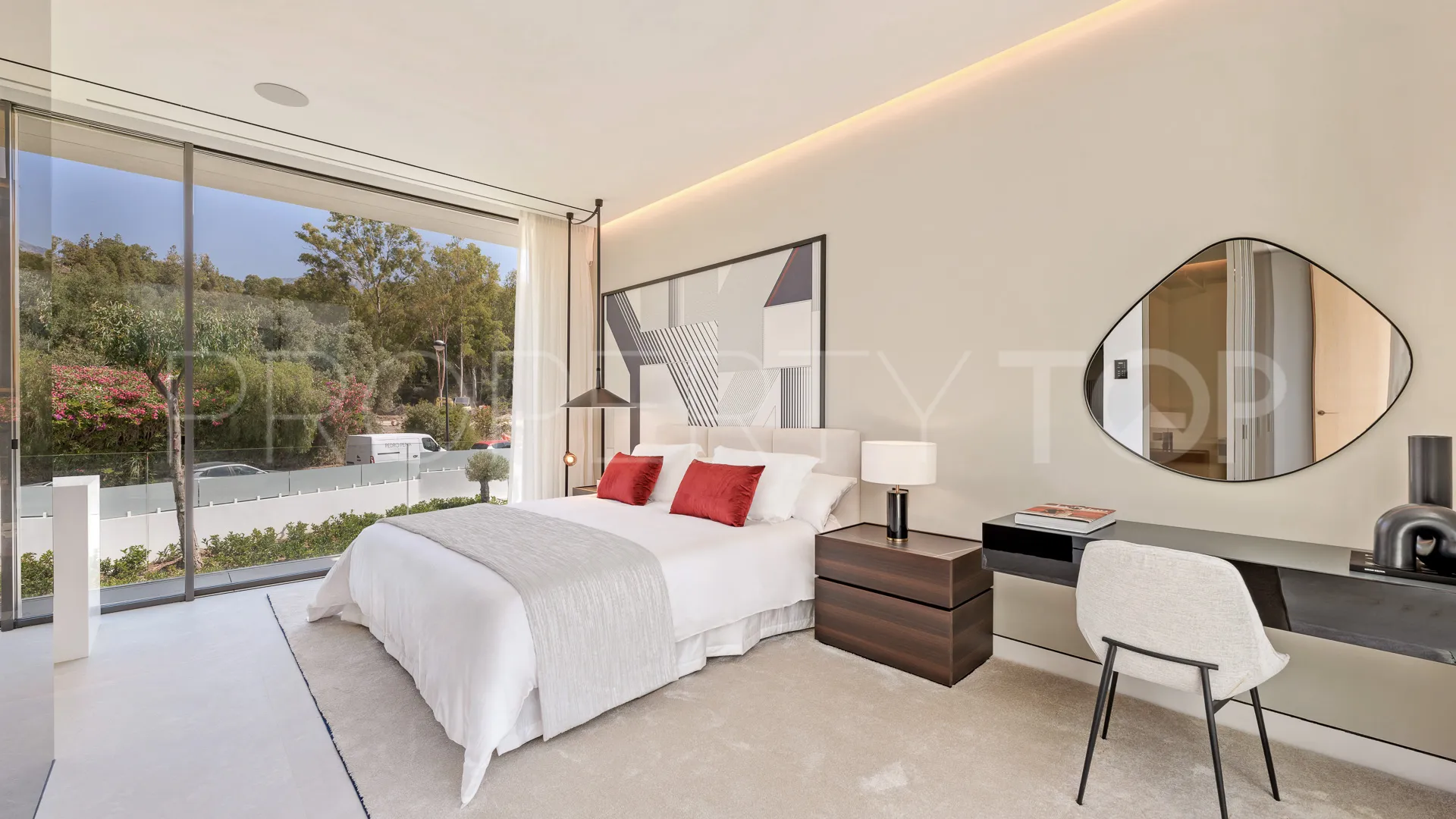 Adosado con 4 dormitorios en venta en Marbella Golden Mile