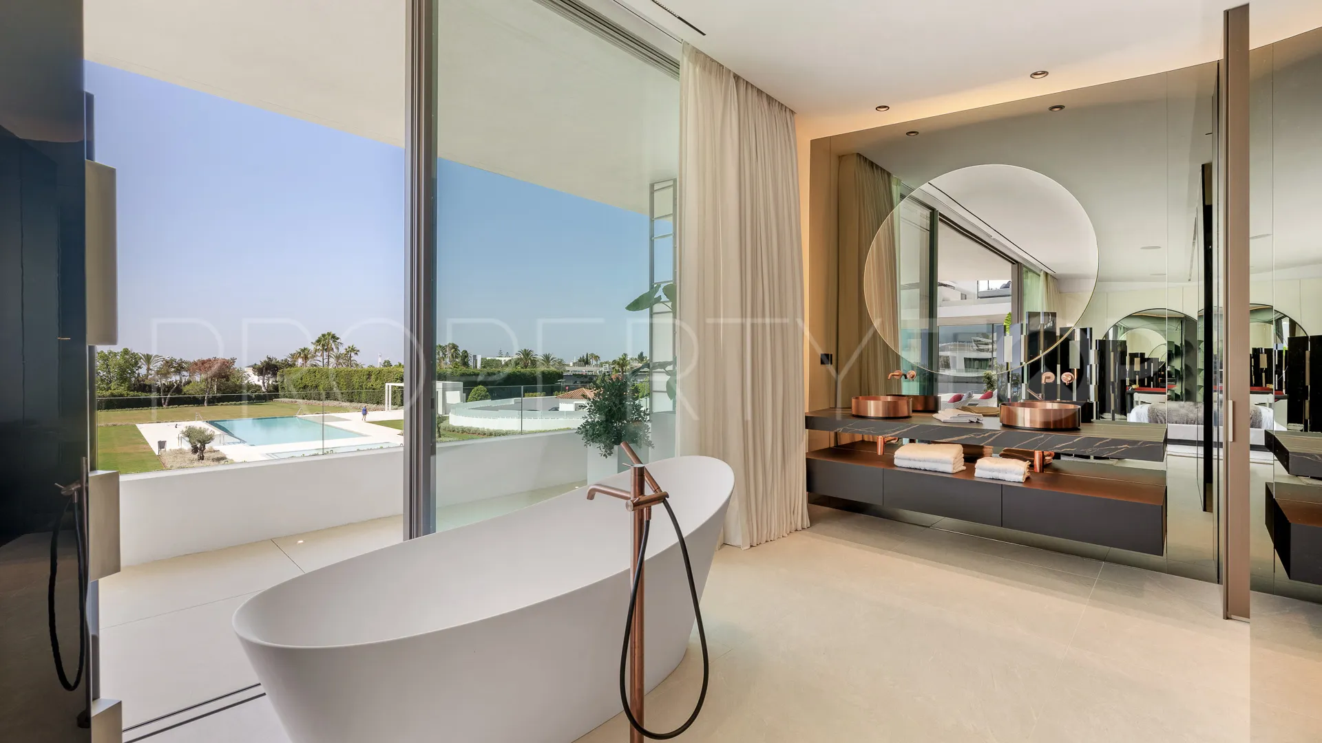 Adosado con 4 dormitorios en venta en Marbella Golden Mile