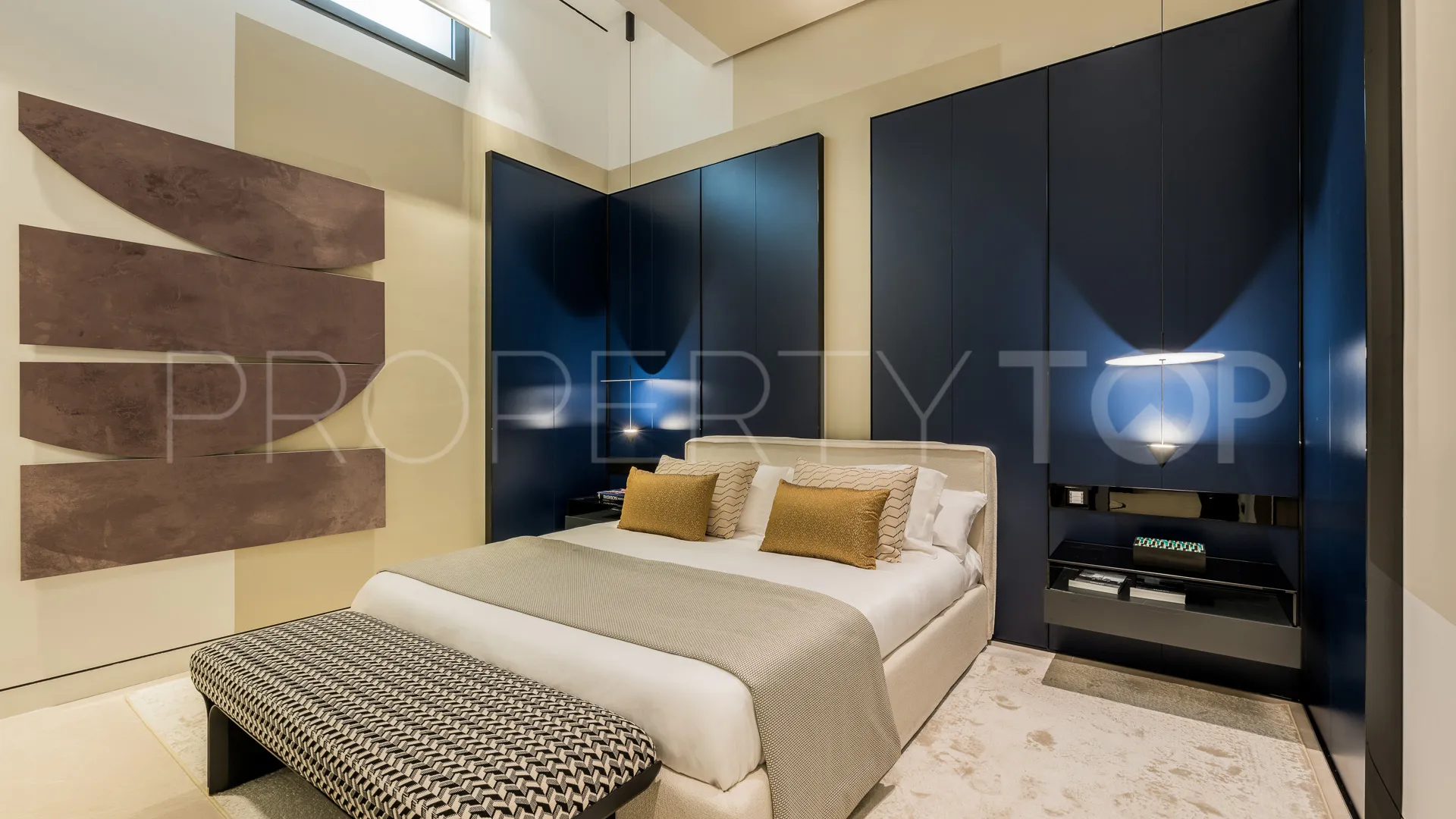 Adosado con 4 dormitorios en venta en Marbella Golden Mile