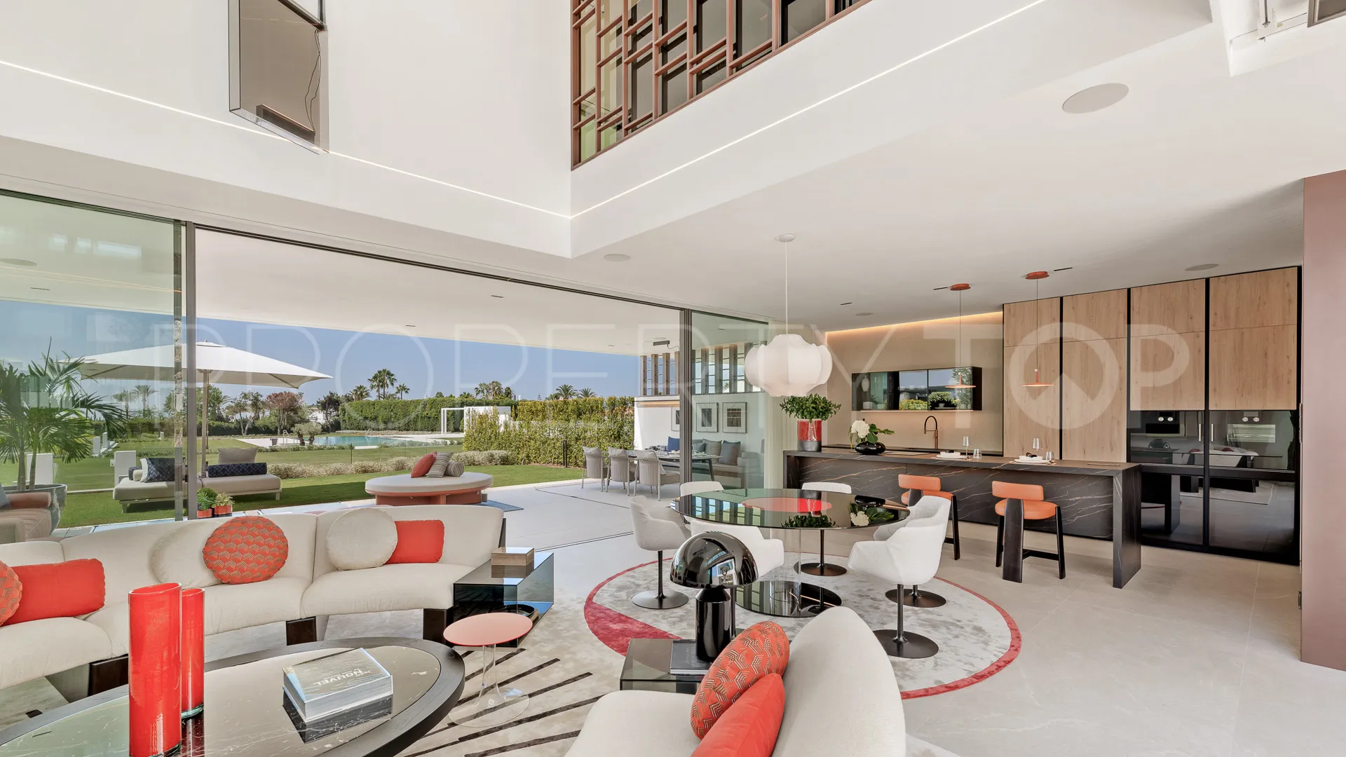 Adosado con 4 dormitorios en venta en Marbella Golden Mile