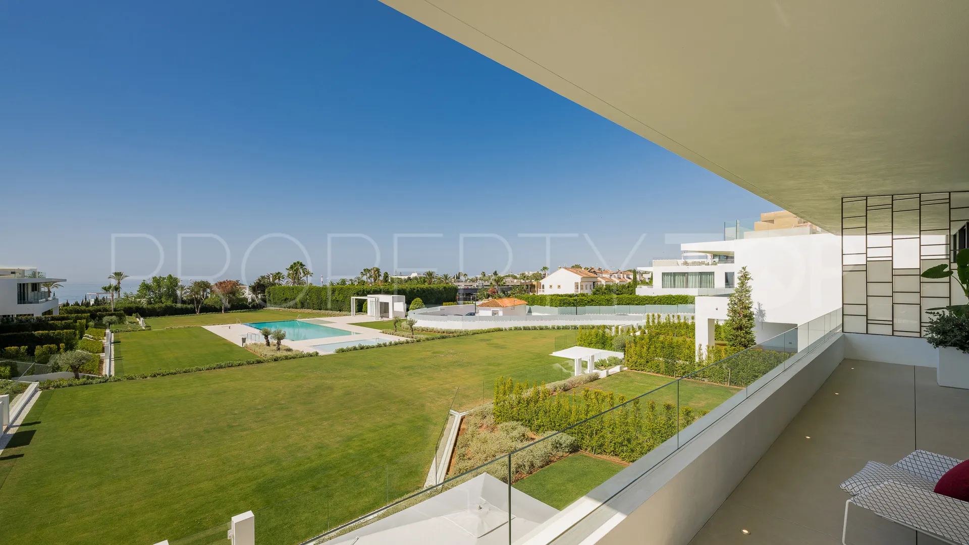 Adosado con 4 dormitorios en venta en Marbella Golden Mile