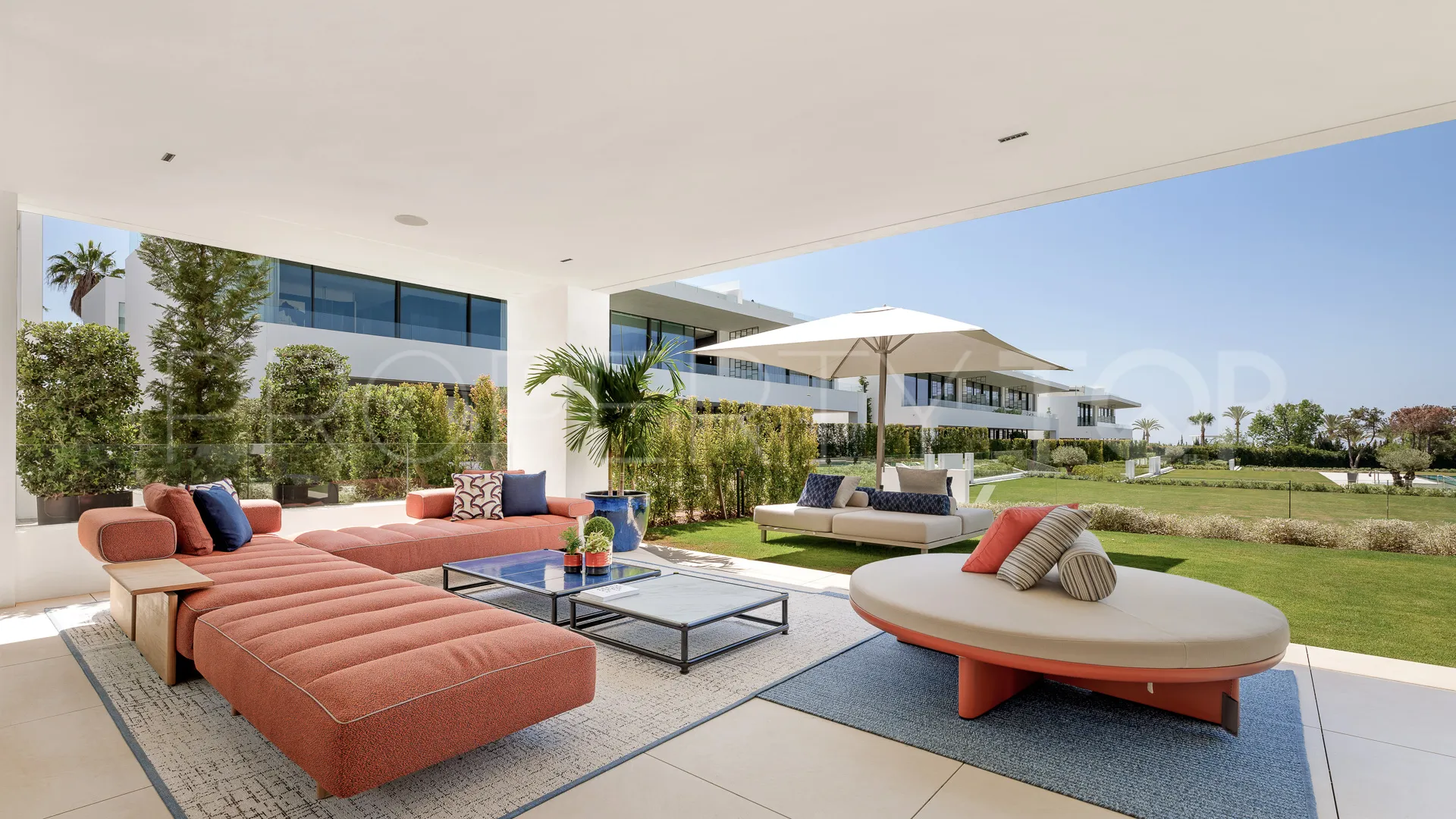 Adosado con 4 dormitorios en venta en Marbella Golden Mile