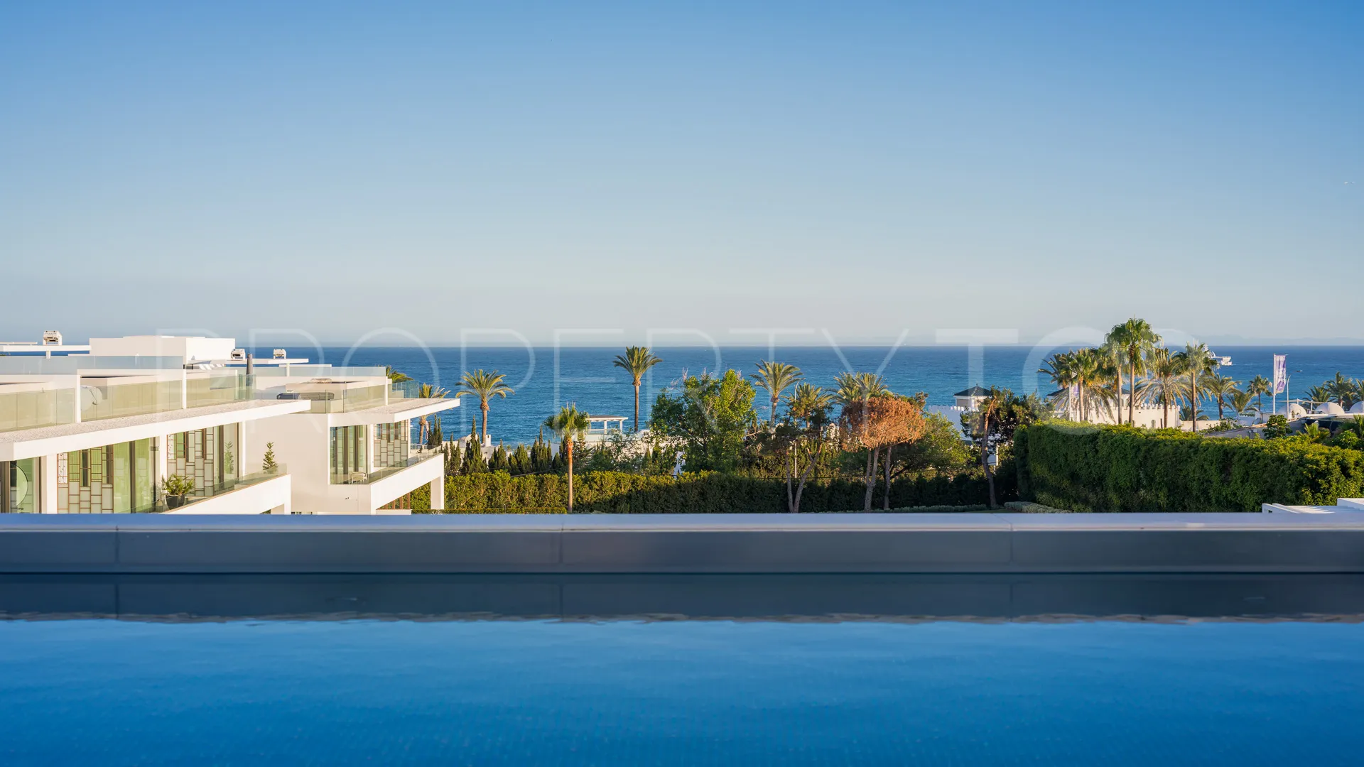 Adosado con 4 dormitorios en venta en Marbella Golden Mile