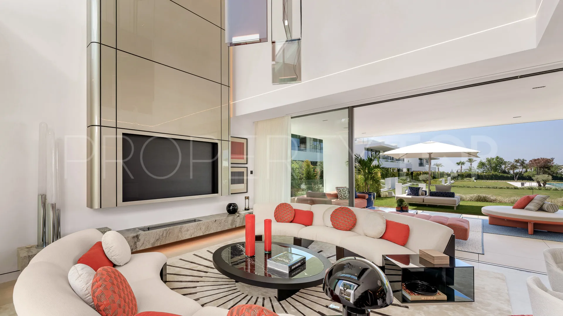 Adosado con 4 dormitorios en venta en Marbella Golden Mile