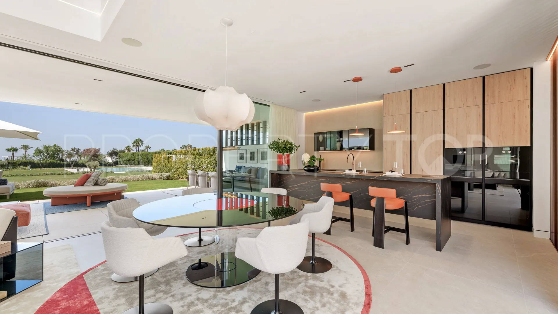 Adosado con 4 dormitorios en venta en Marbella Golden Mile