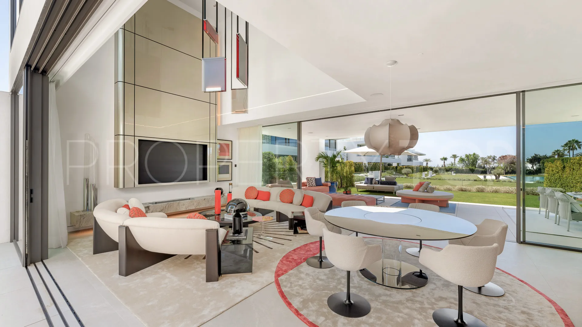 Adosado con 4 dormitorios en venta en Marbella Golden Mile