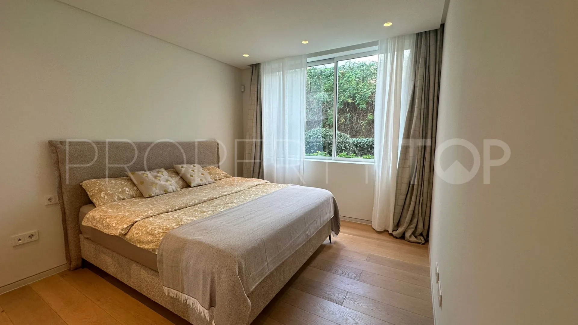 For sale Palo Alto apartment