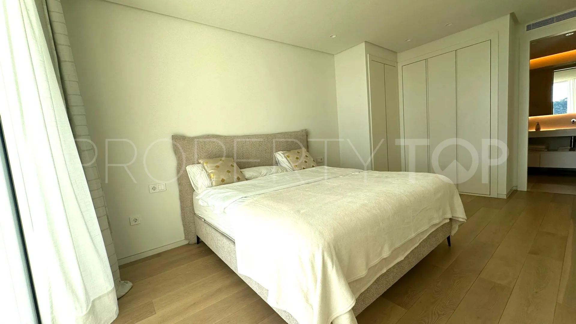 For sale Palo Alto apartment