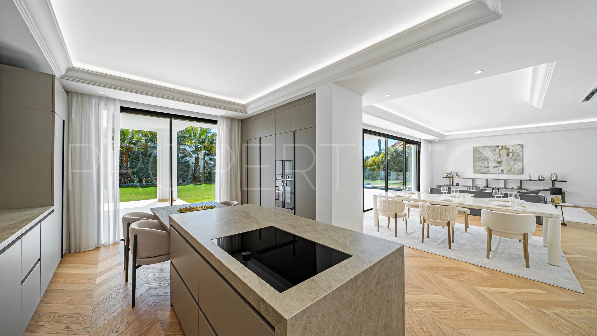 Chalet a la venta en Las Lomas del Marbella Club de 5 dormitorios