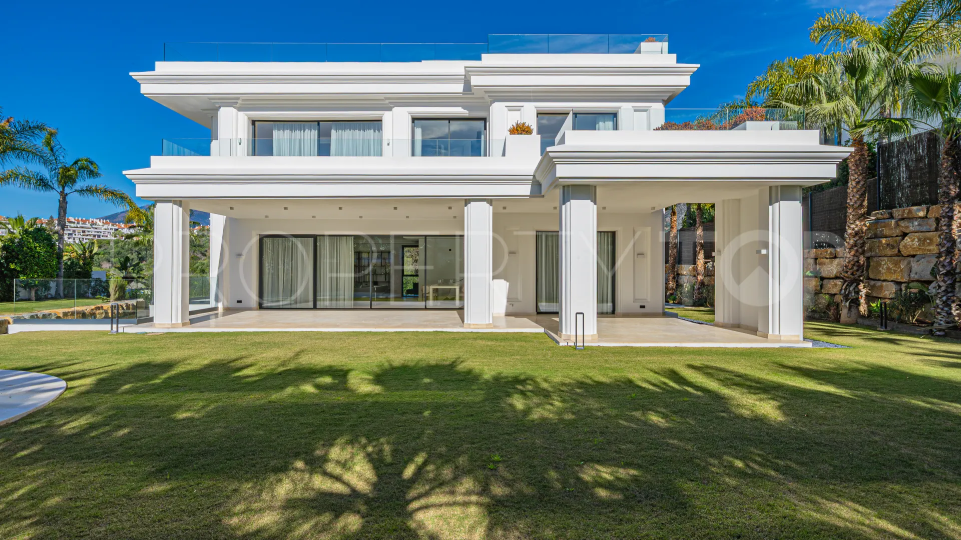 Chalet a la venta en Las Lomas del Marbella Club de 5 dormitorios