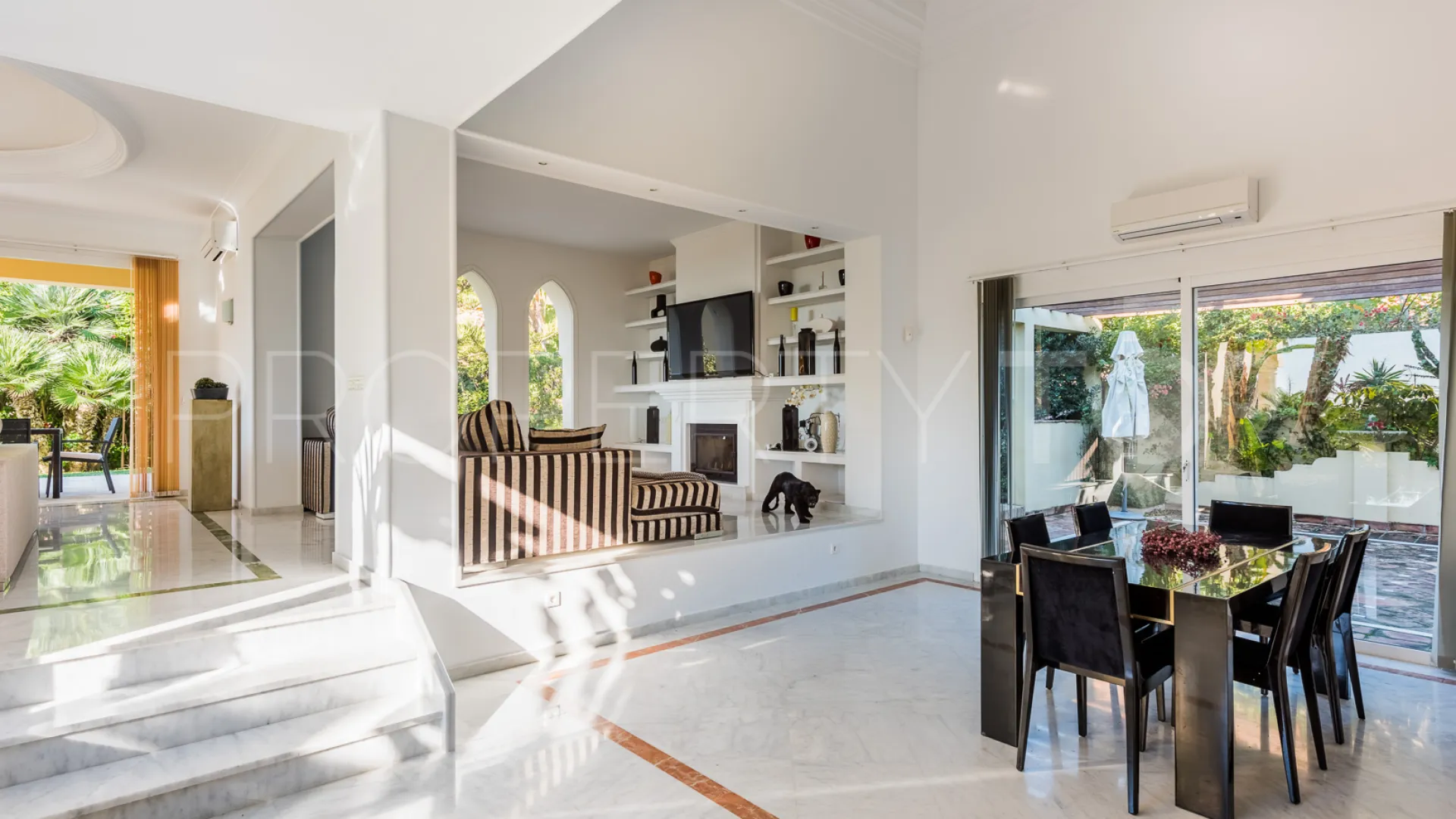 For sale villa in Bahia de Marbella