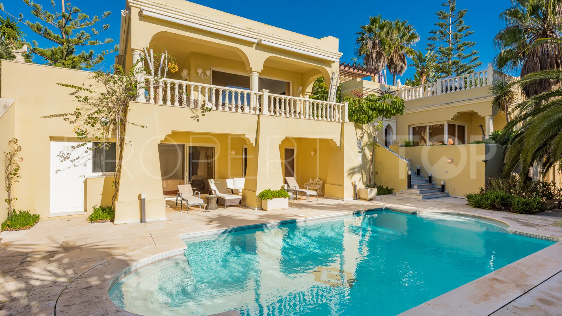 For sale villa in Bahia de Marbella