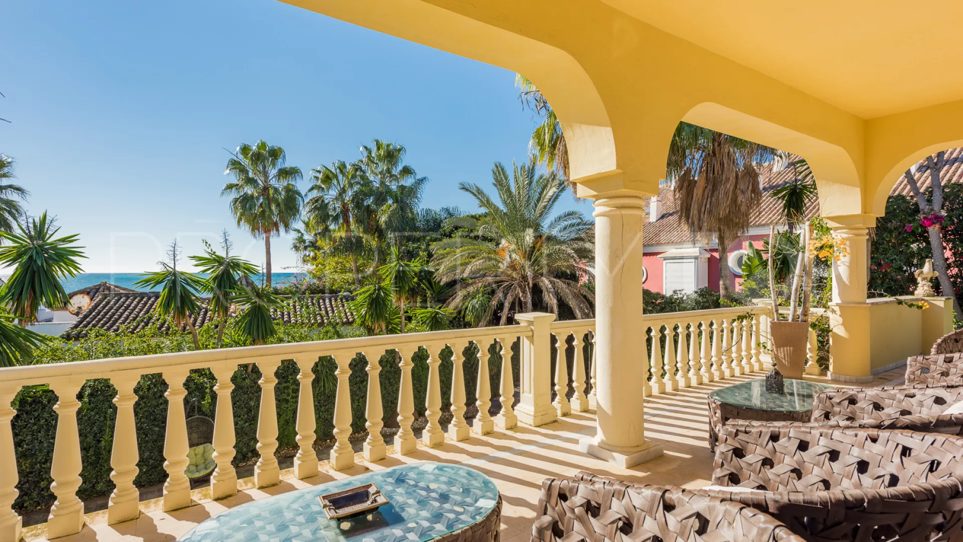 For sale villa in Bahia de Marbella
