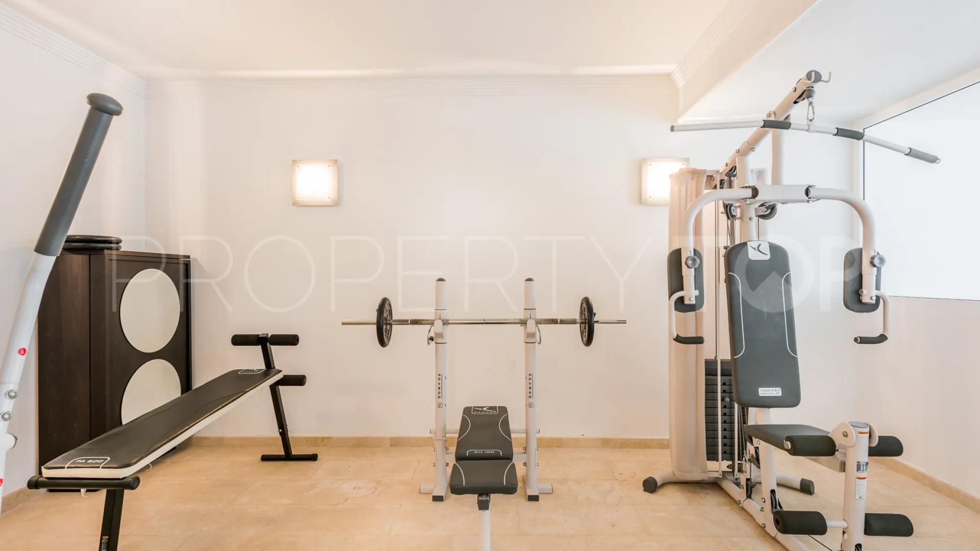 For sale villa in Bahia de Marbella