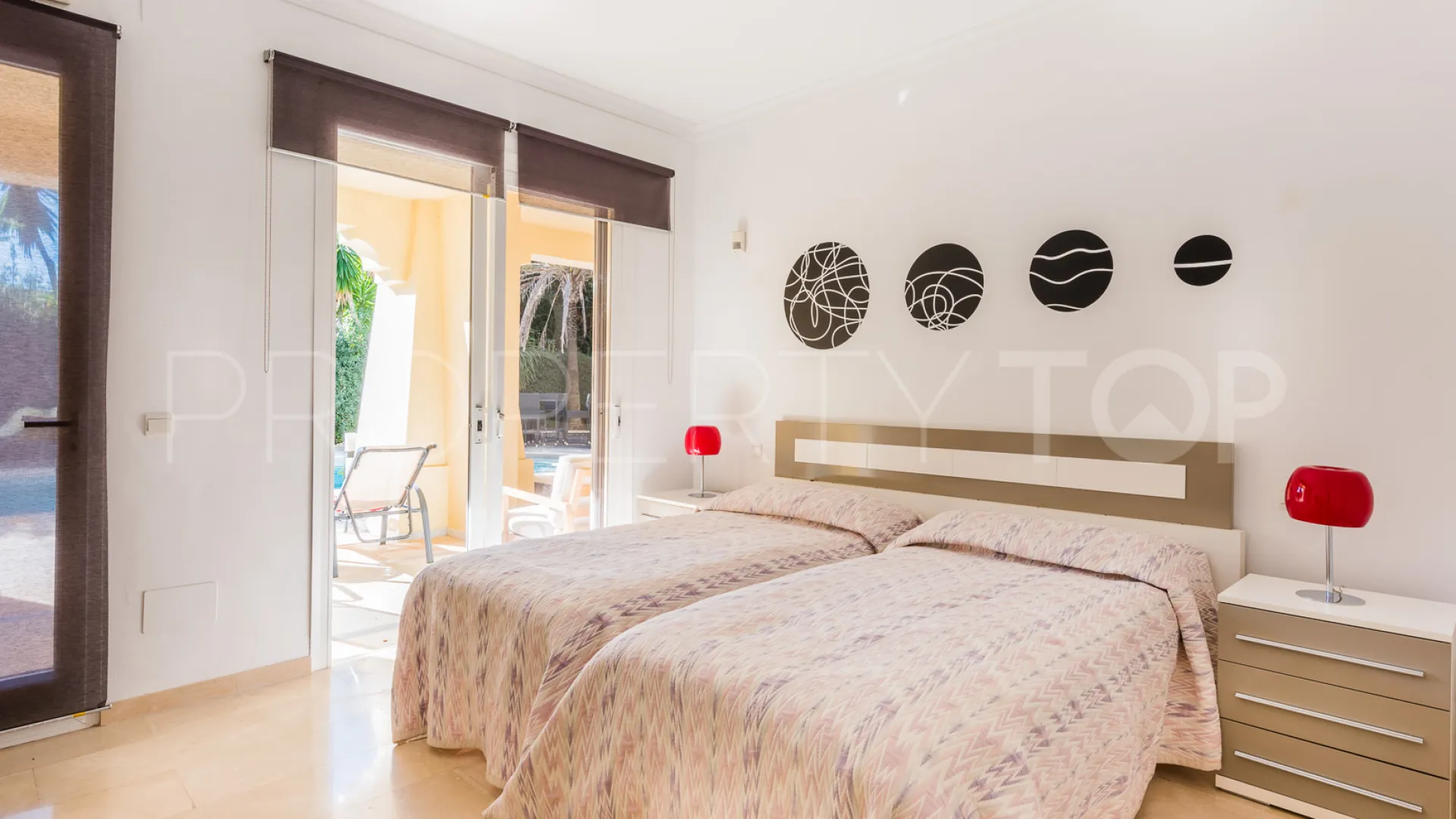 For sale villa in Bahia de Marbella