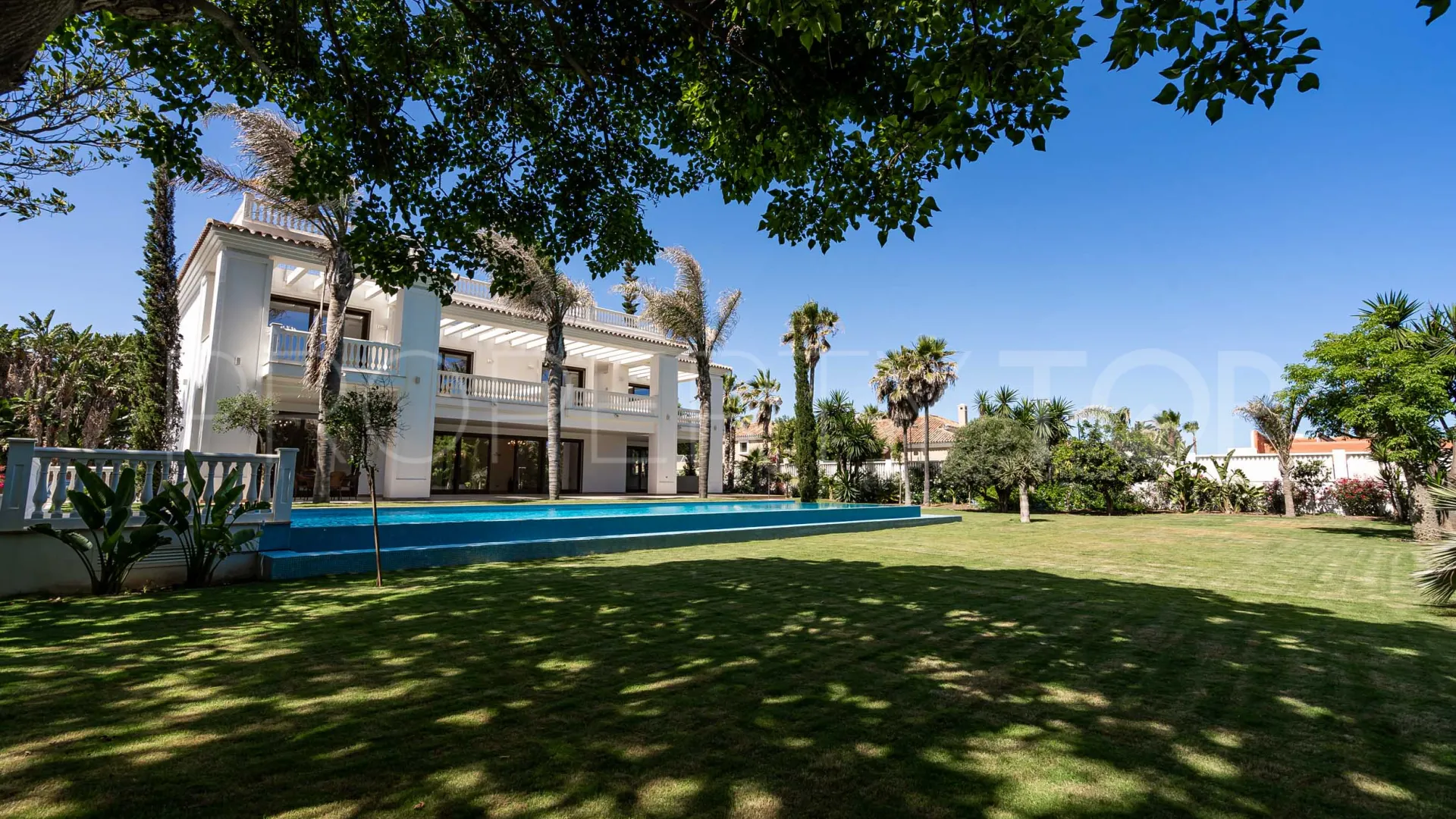 Villa for sale in Casasola