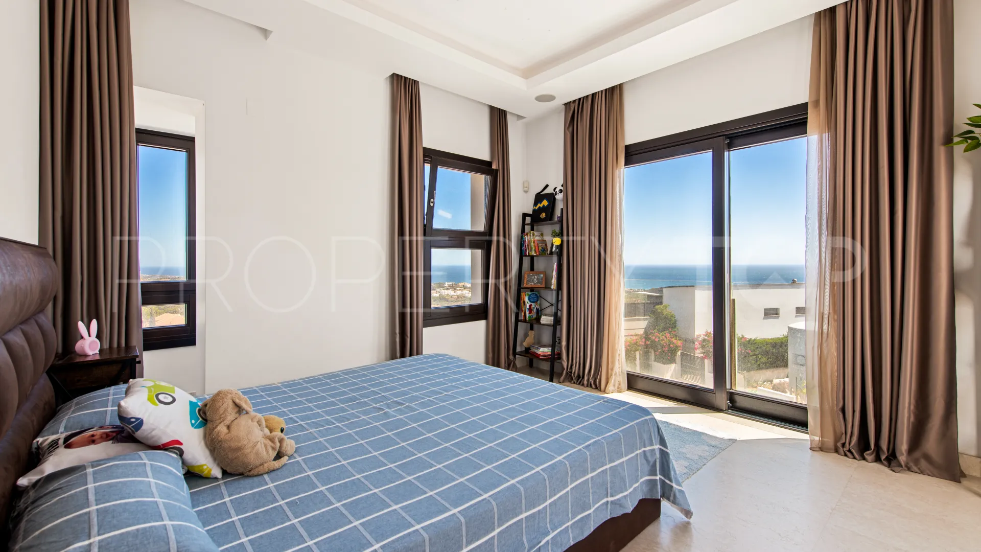 Villa with 5 bedrooms for sale in Los Altos de los Monteros