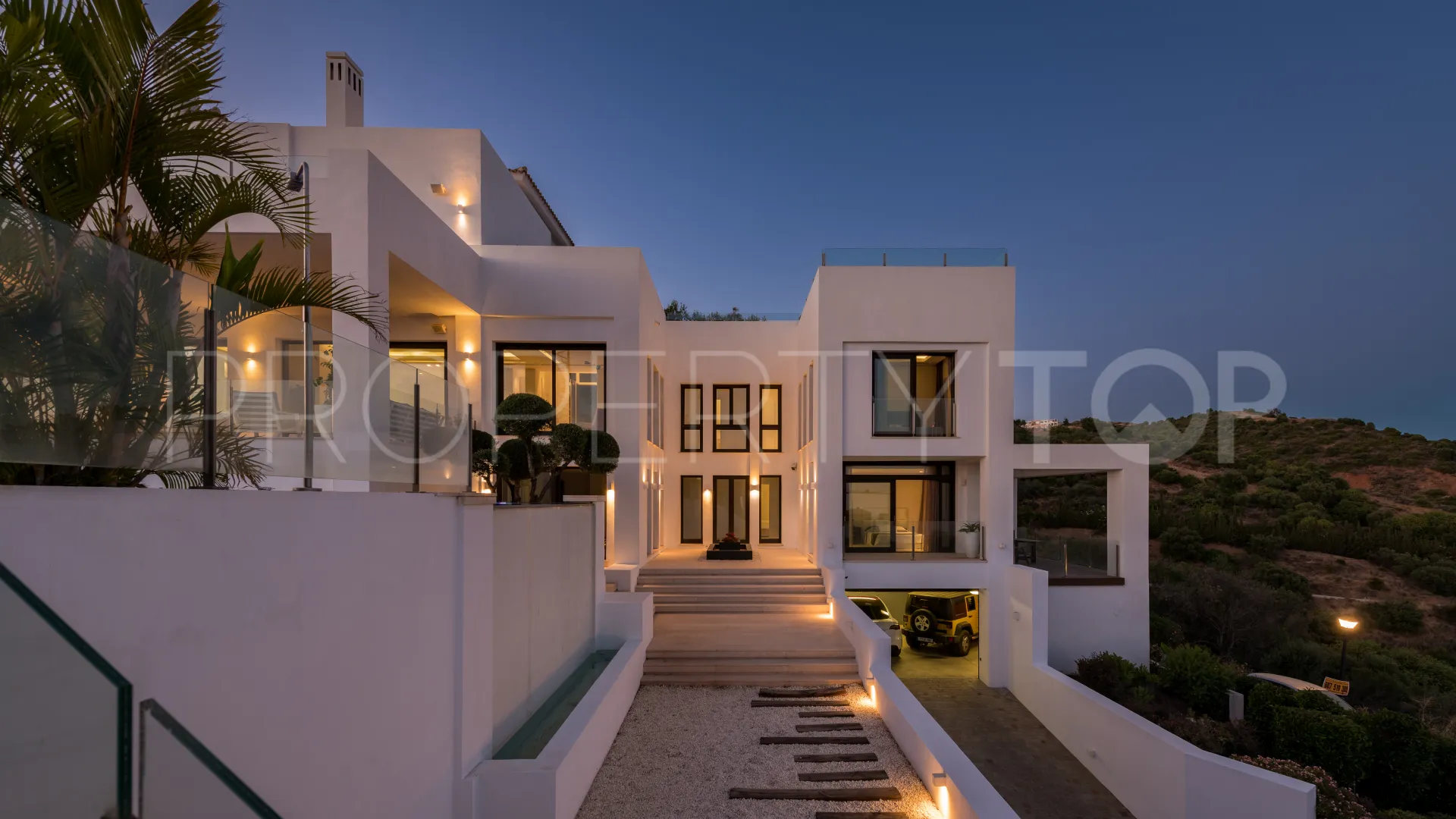 Villa with 5 bedrooms for sale in Los Altos de los Monteros