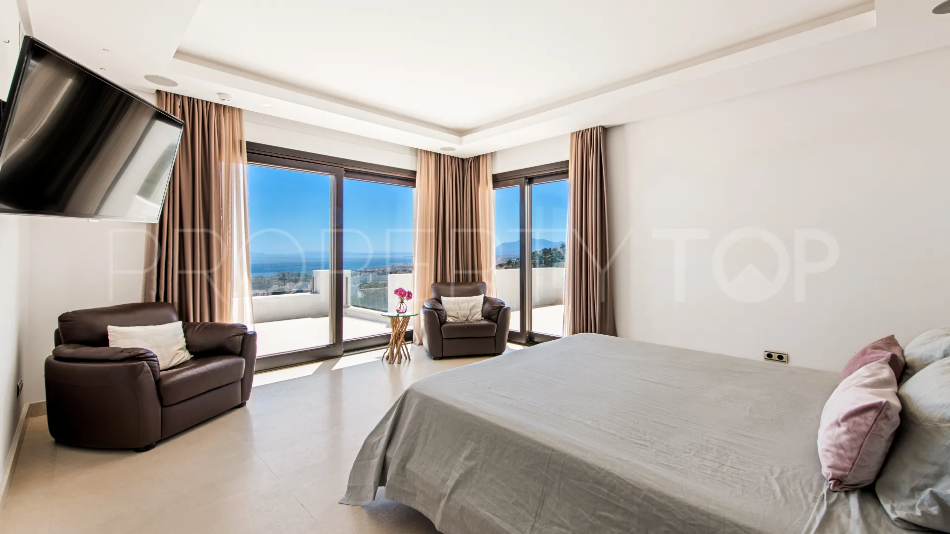 Villa with 5 bedrooms for sale in Los Altos de los Monteros