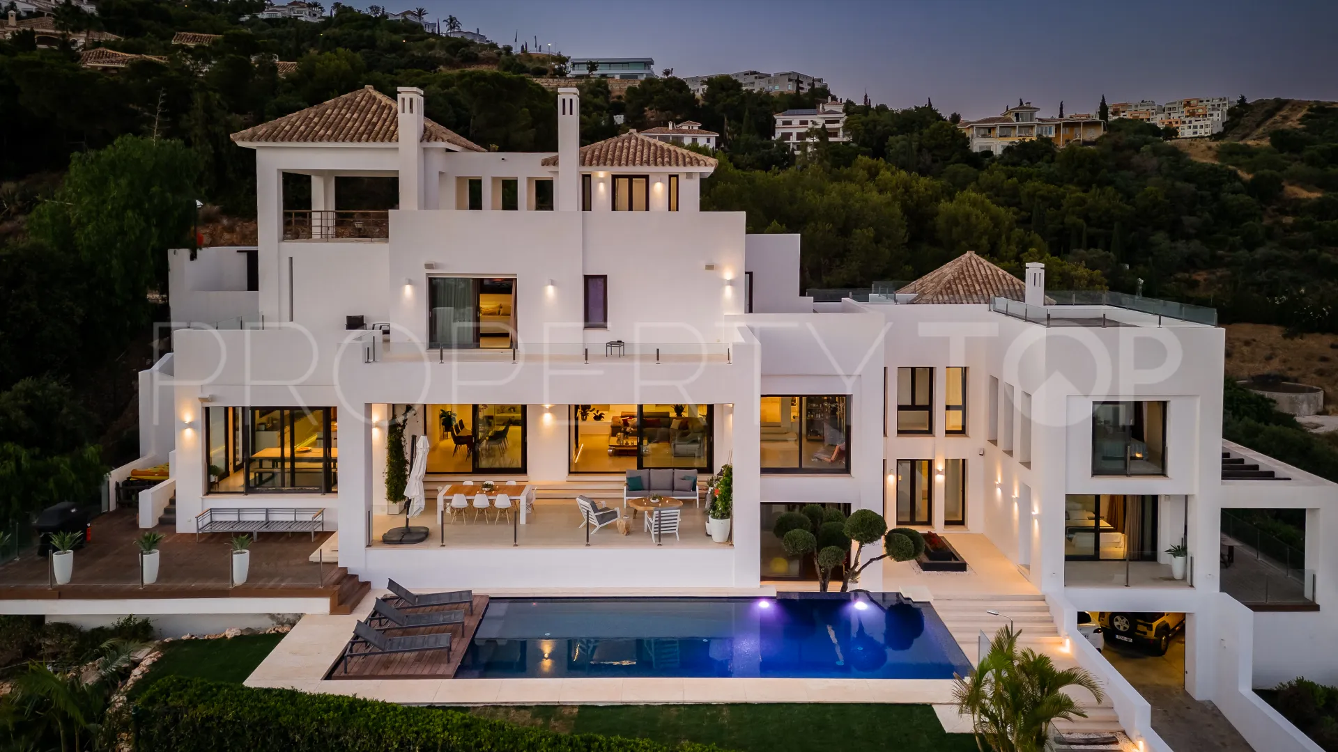 Villa with 5 bedrooms for sale in Los Altos de los Monteros