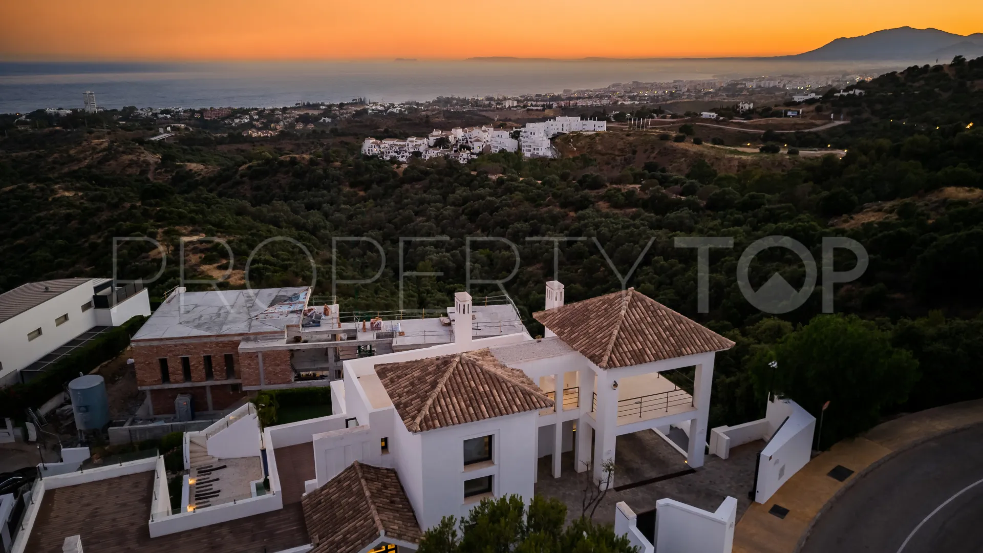 Villa with 5 bedrooms for sale in Los Altos de los Monteros