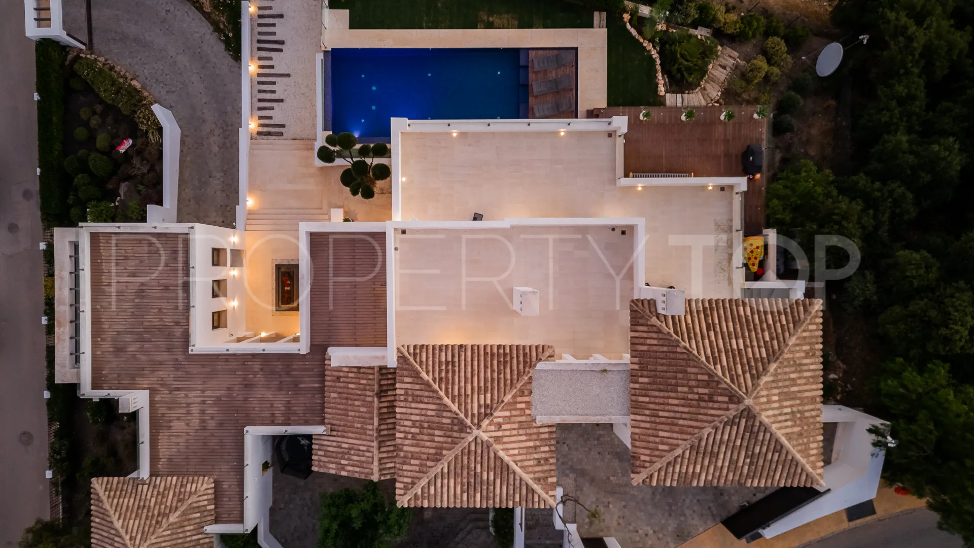Villa with 5 bedrooms for sale in Los Altos de los Monteros