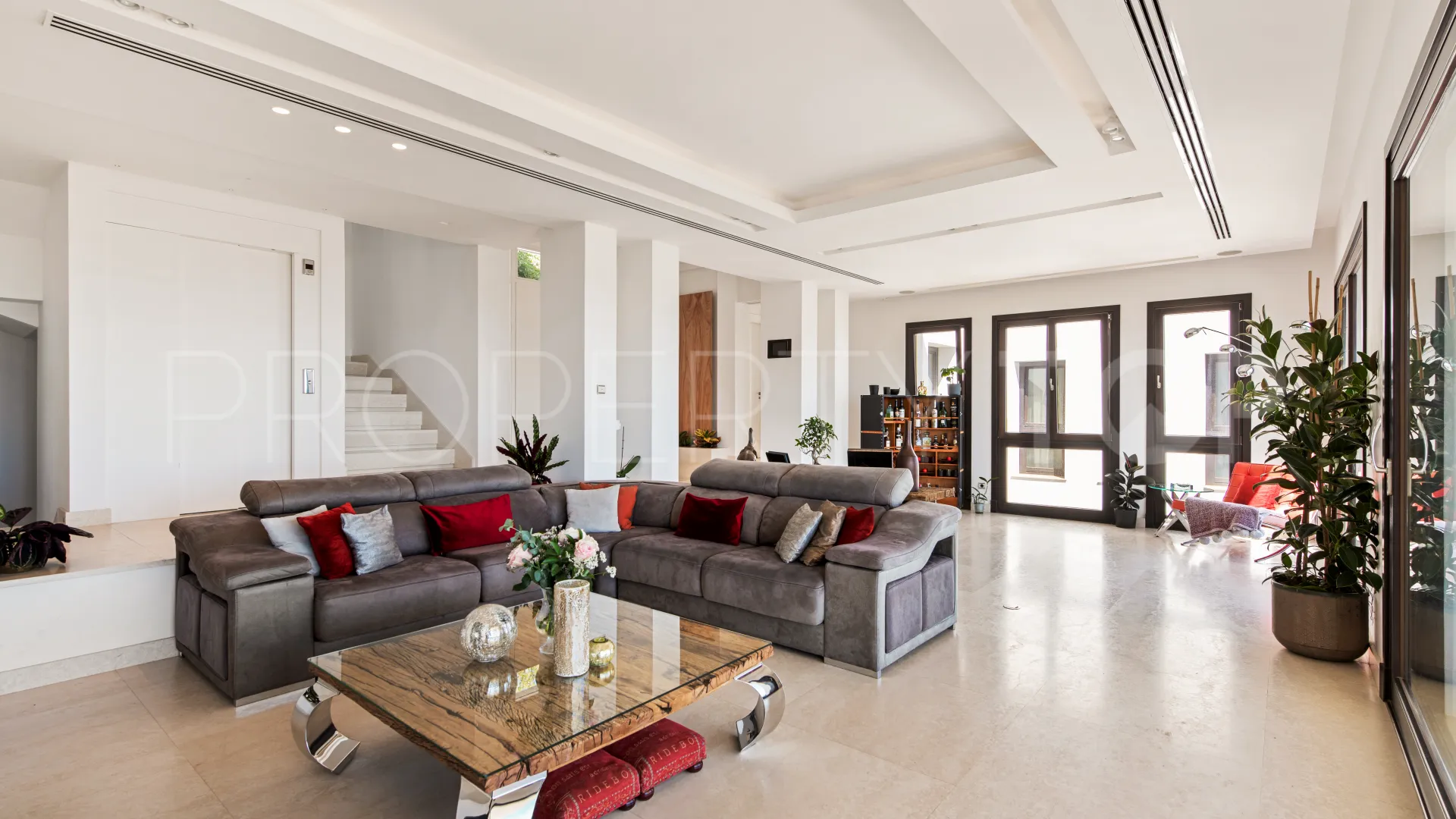 Villa with 5 bedrooms for sale in Los Altos de los Monteros