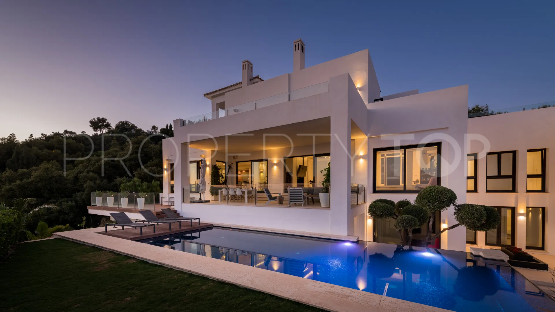 Villa with 5 bedrooms for sale in Los Altos de los Monteros