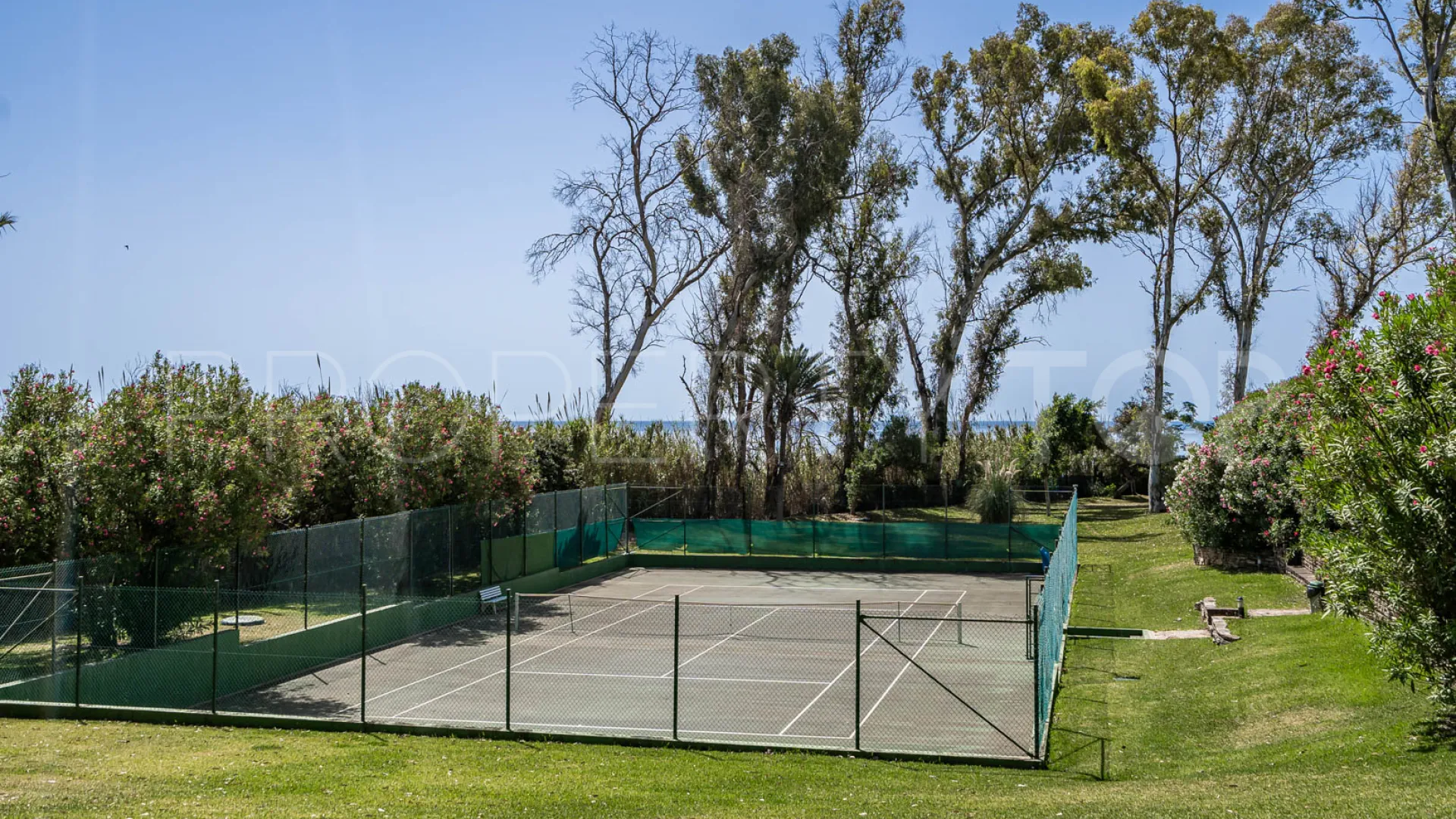 Buy town house in El Velerin with 5 bedrooms