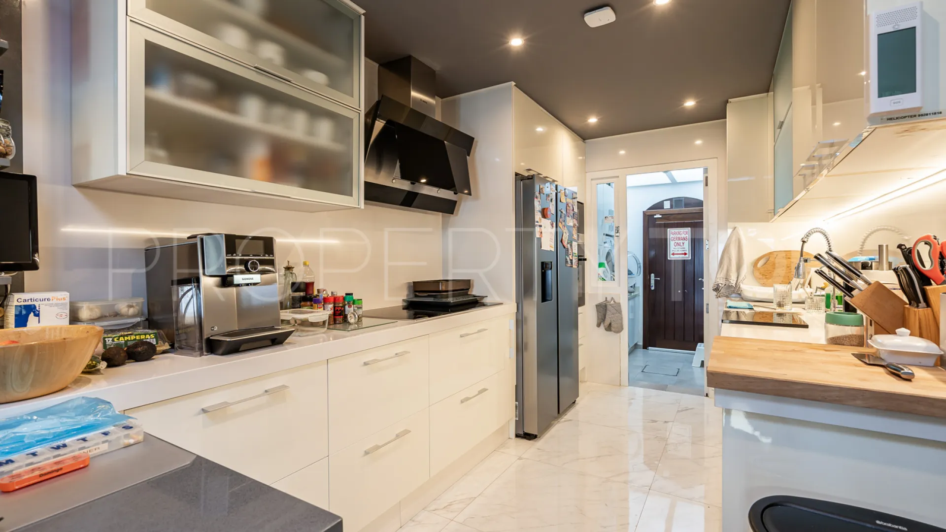 Buy town house in El Velerin with 5 bedrooms
