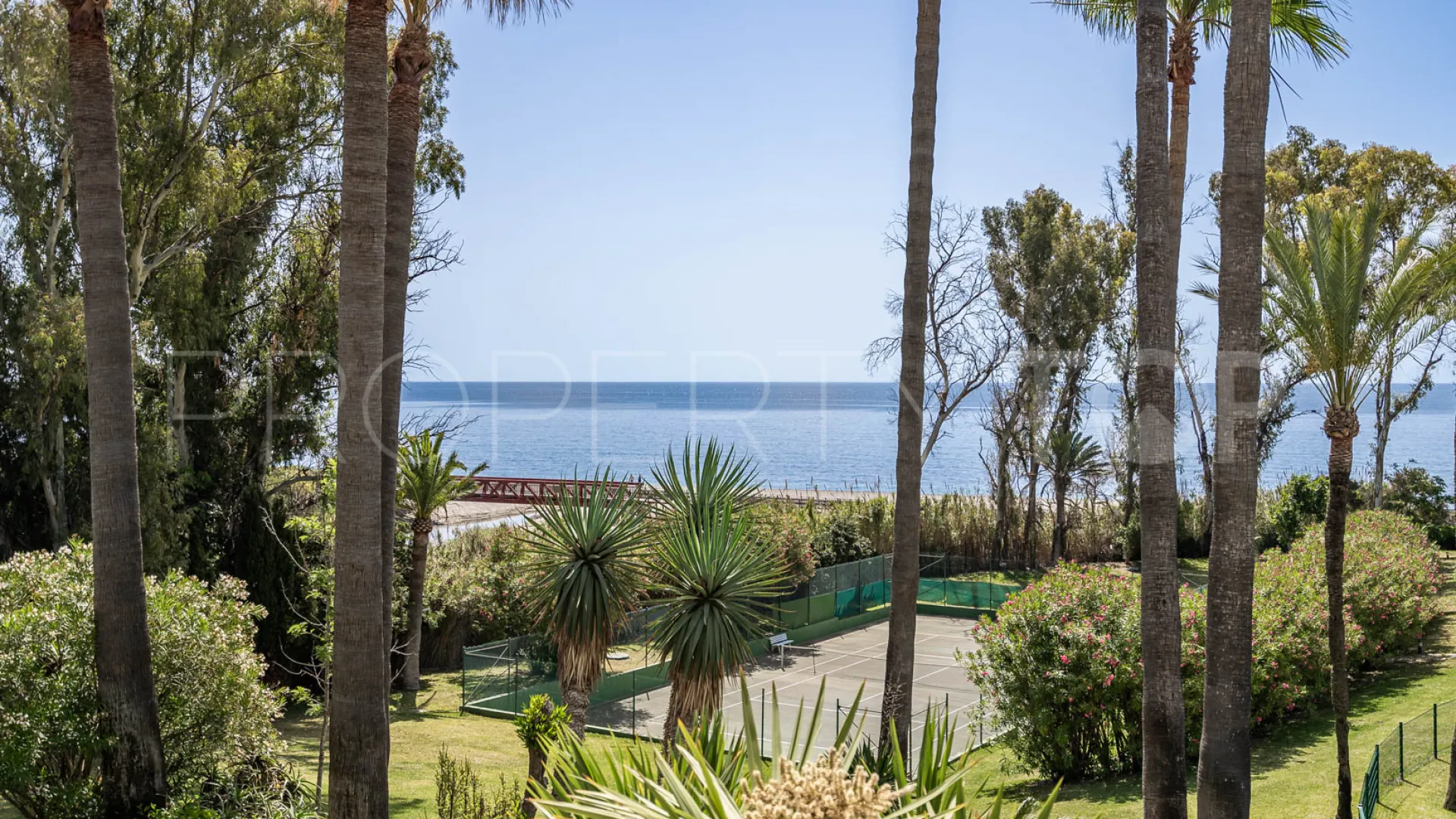 Buy town house in El Velerin with 5 bedrooms