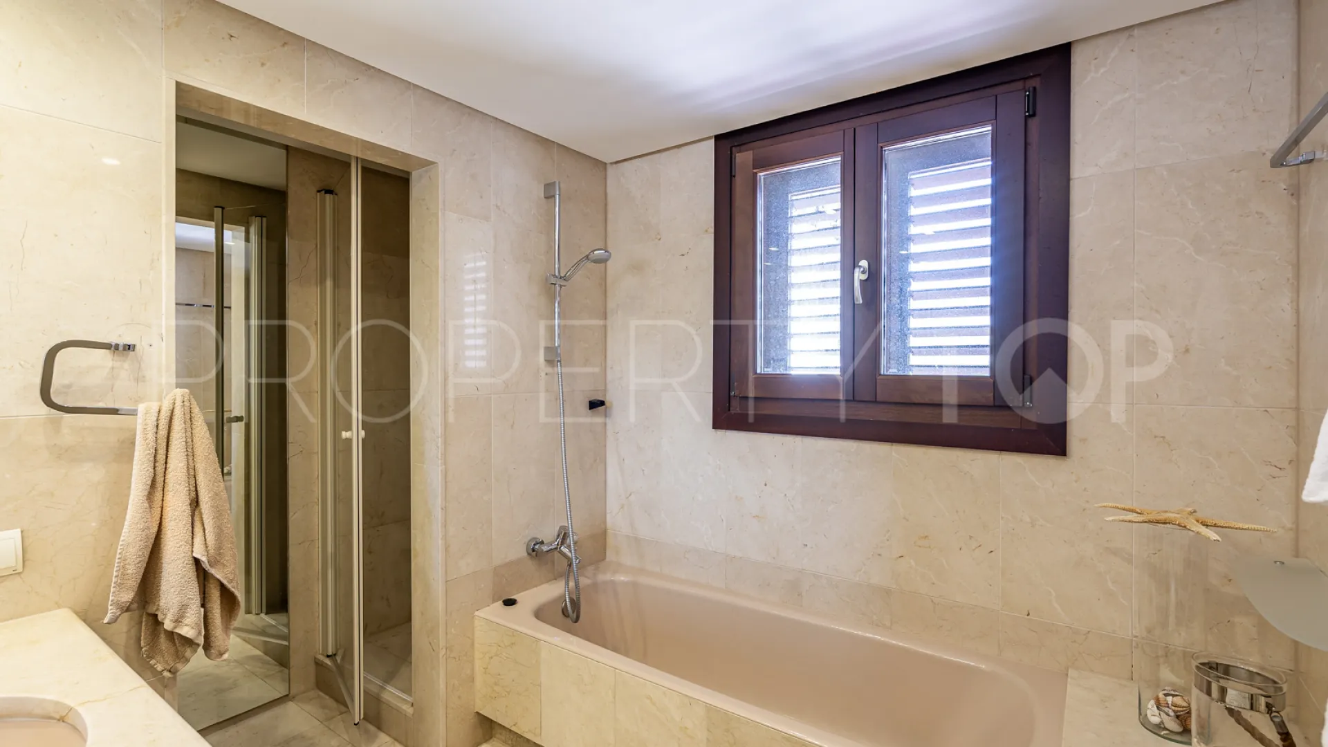 Buy town house in El Velerin with 5 bedrooms